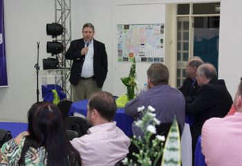 Sr. Valdir Carpenedo, representando o Sr. Paulo Vicente Caleffi, presidente da FETRANSUL.